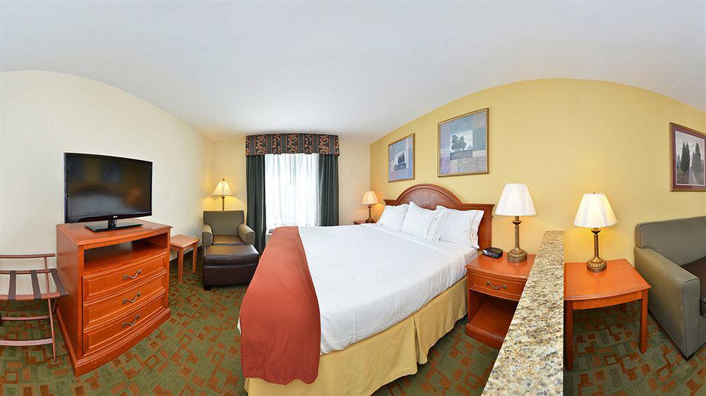 Holiday Inn Express Hotel & Suites Petersburg/Dinwiddie By Ihg Экстерьер фото