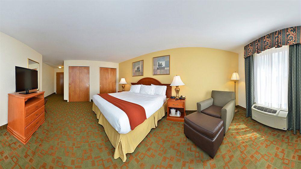 Holiday Inn Express Hotel & Suites Petersburg/Dinwiddie By Ihg Экстерьер фото