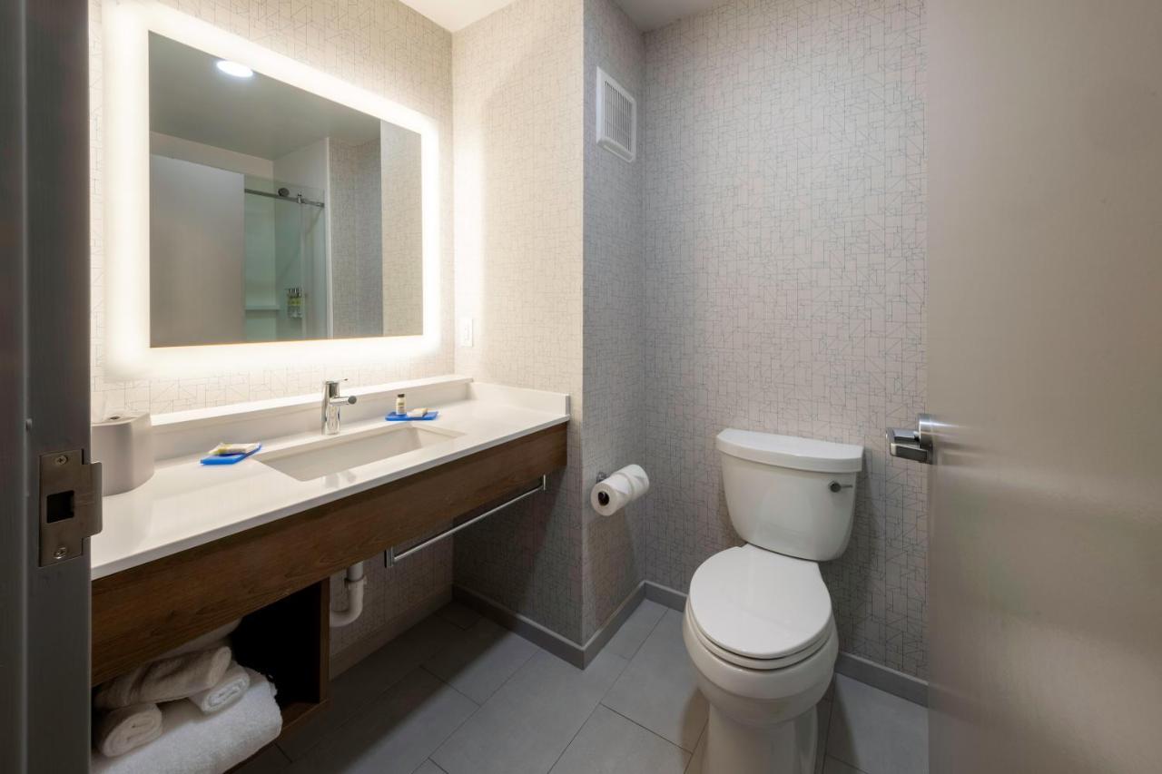 Holiday Inn Express Hotel & Suites Petersburg/Dinwiddie By Ihg Экстерьер фото