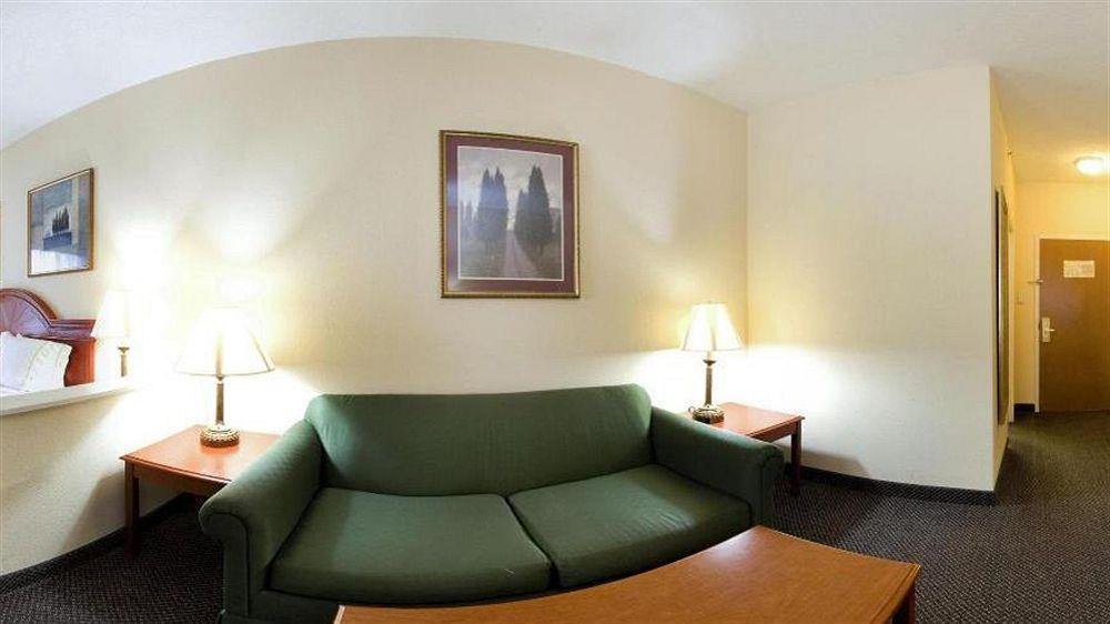 Holiday Inn Express Hotel & Suites Petersburg/Dinwiddie By Ihg Экстерьер фото