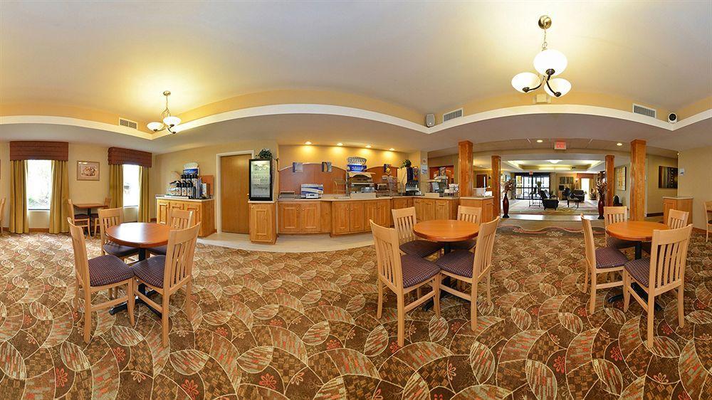 Holiday Inn Express Hotel & Suites Petersburg/Dinwiddie By Ihg Экстерьер фото