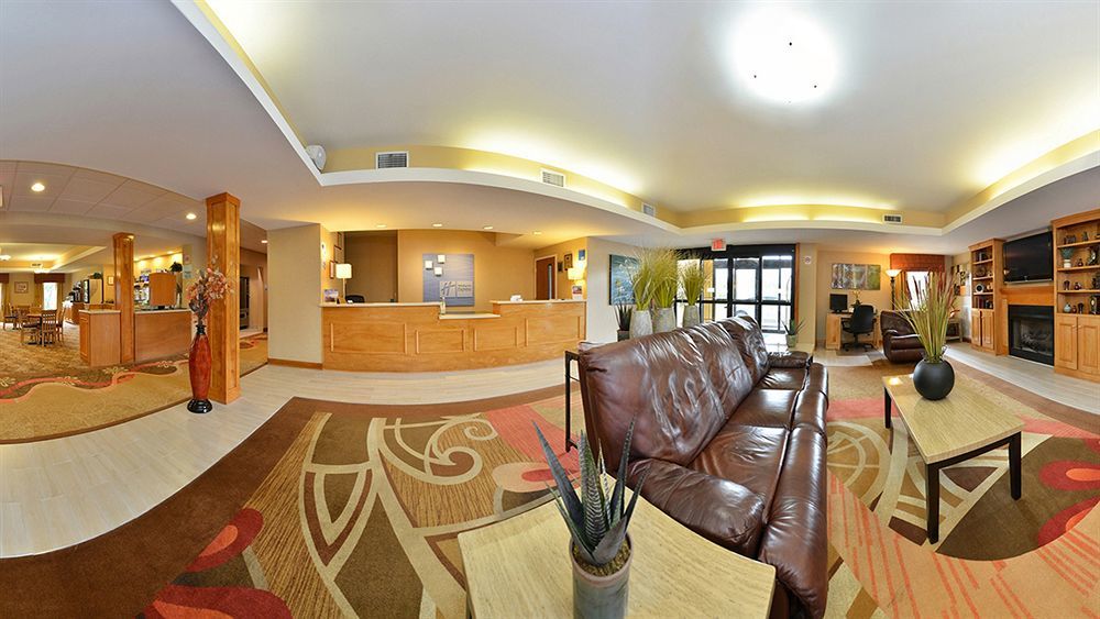Holiday Inn Express Hotel & Suites Petersburg/Dinwiddie By Ihg Экстерьер фото